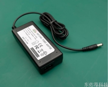 草莓视频下载黄适配器和充电器的区别和关系